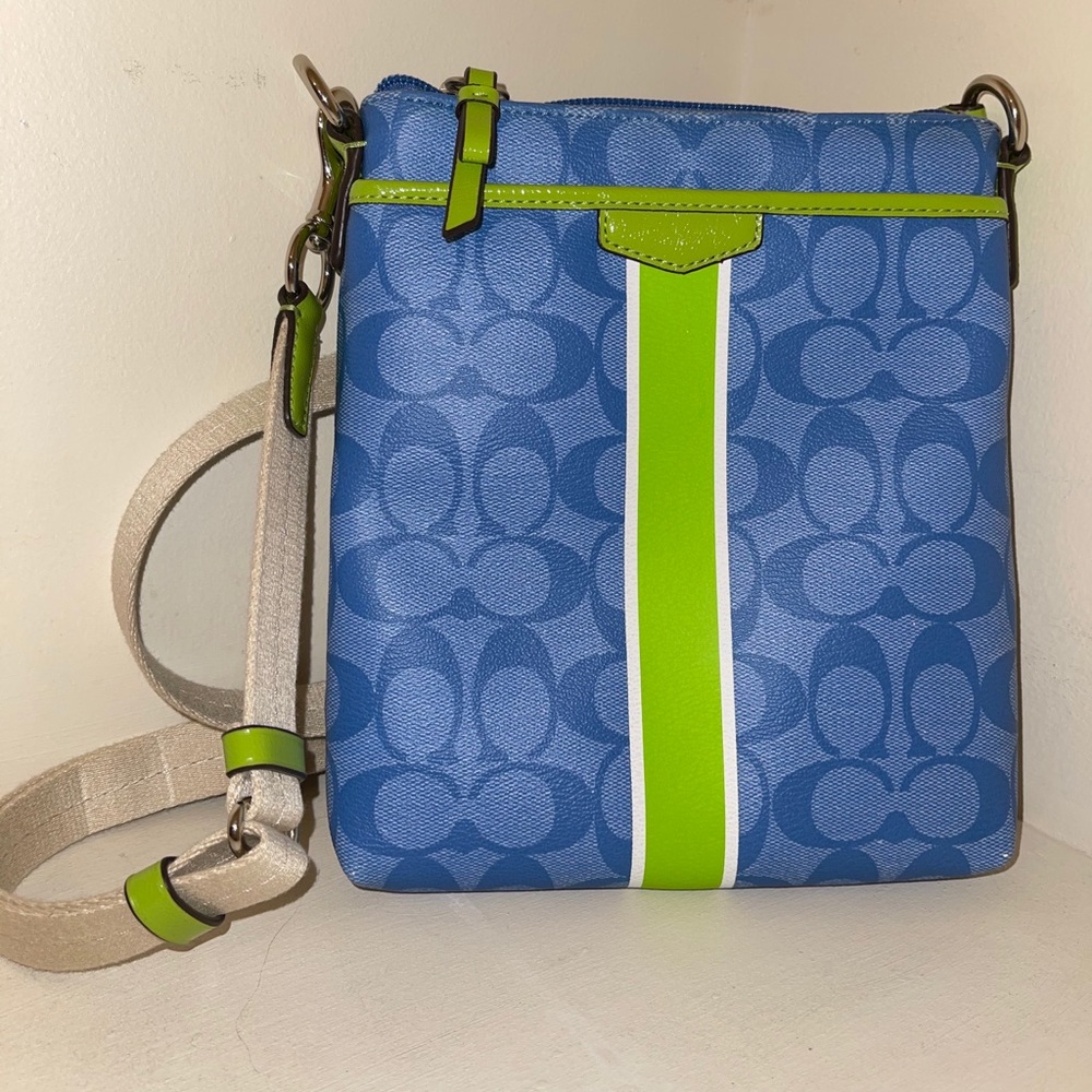 COACH Signature 💙💚 Stripe Swingpack Crossbody